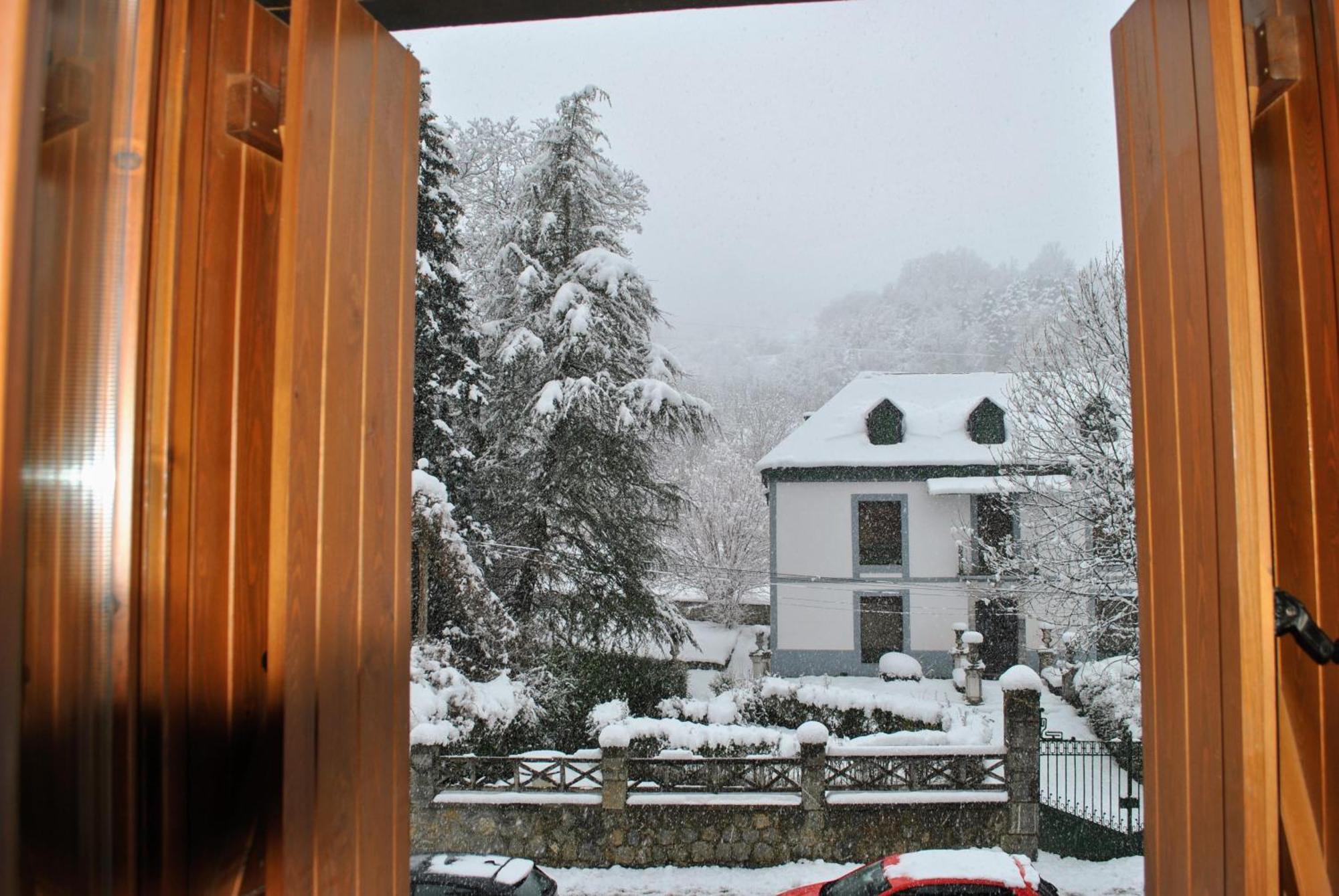 Appartamento La Casa De La Montana Escarrilla Esterno foto