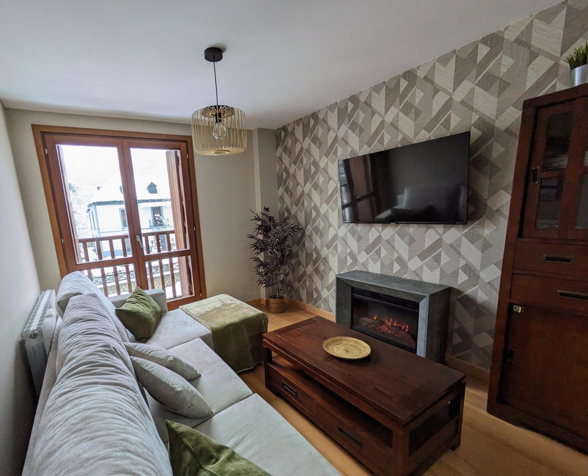 Appartamento La Casa De La Montana Escarrilla Esterno foto